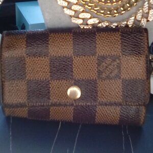Louis Vuitton authentic key holder